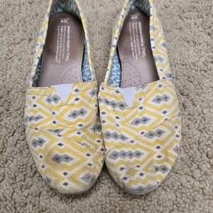Toms Yellow Geometric Women's Flats
